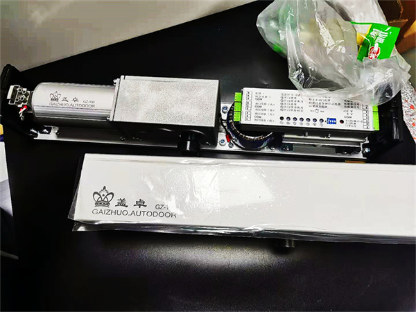 论自动门维修颜值的重要性