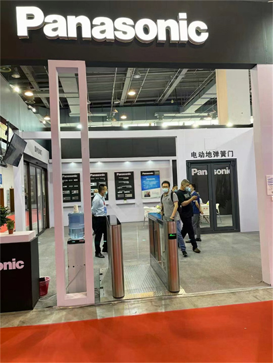 不锈钢玻璃自动玻璃门安装步骤及保养技巧